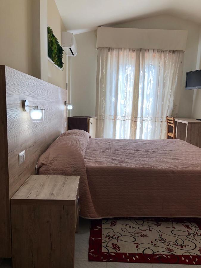 Hotel Centrale Quartu SantʼElena Εξωτερικό φωτογραφία