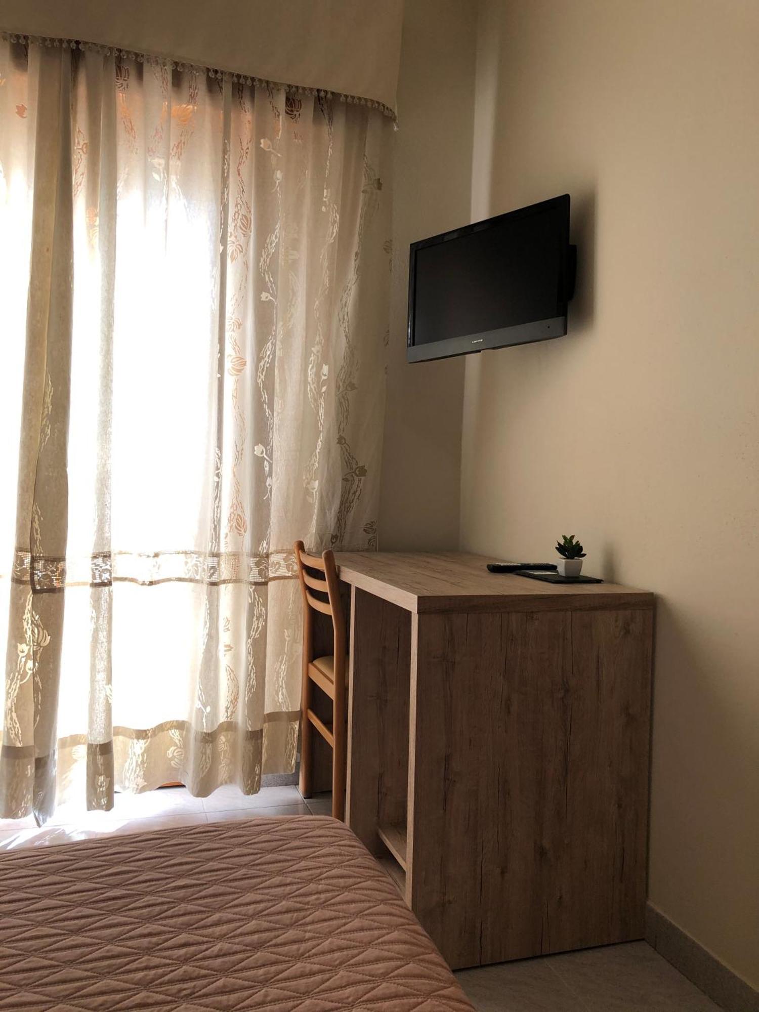 Hotel Centrale Quartu SantʼElena Εξωτερικό φωτογραφία